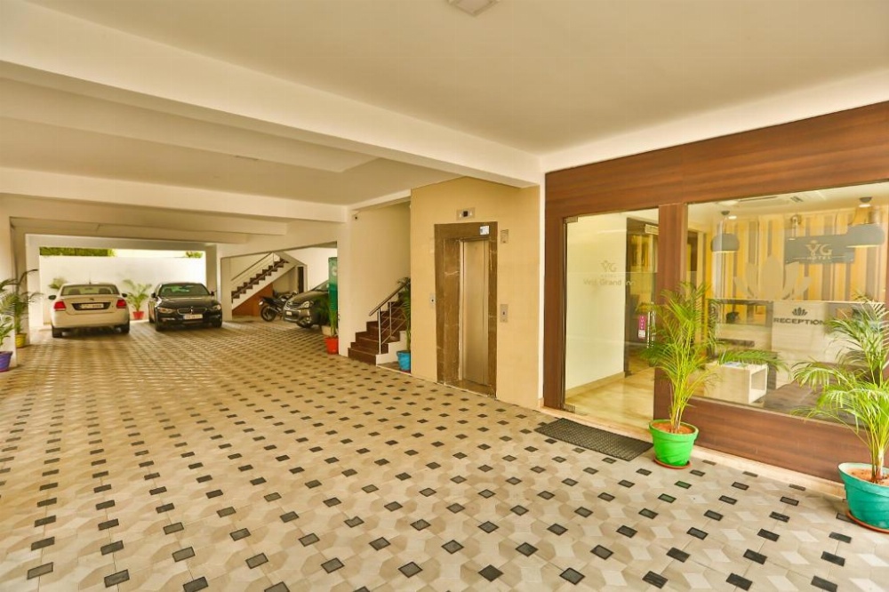 Hotel Vels Grand Inn